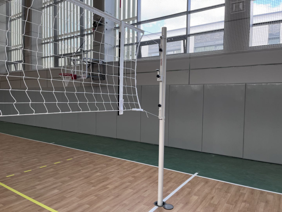 Стойки волейбольные с регулировкой высоты, механизмом натяжения и стаканами СТ-51